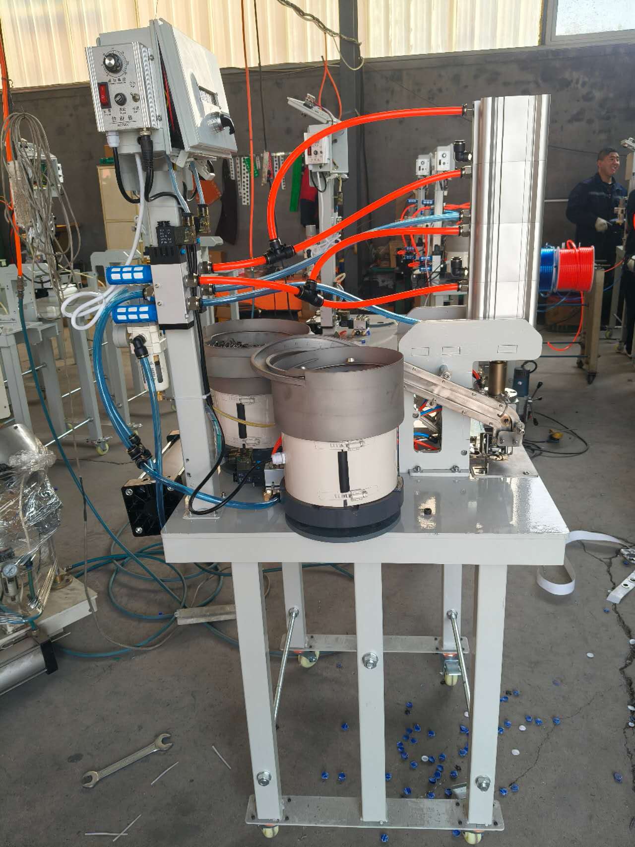 四缸雙盤自動(dòng)打扣機(jī)